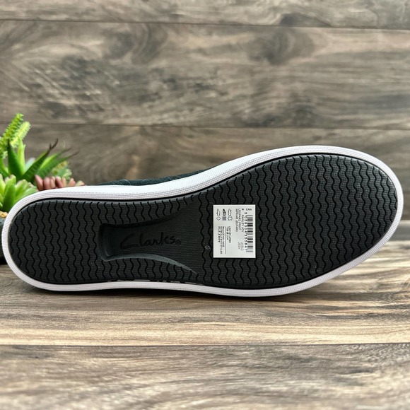 NIB Clarks Pawley Joy 9M Black Suede Slip On Comfort Sneakers Mid Top - Picture 10 of 11